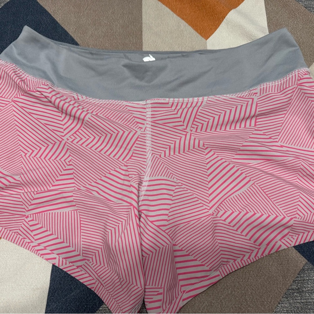 Stylish Women's Pink Geometric Athletic Shorts with Gray Waistband